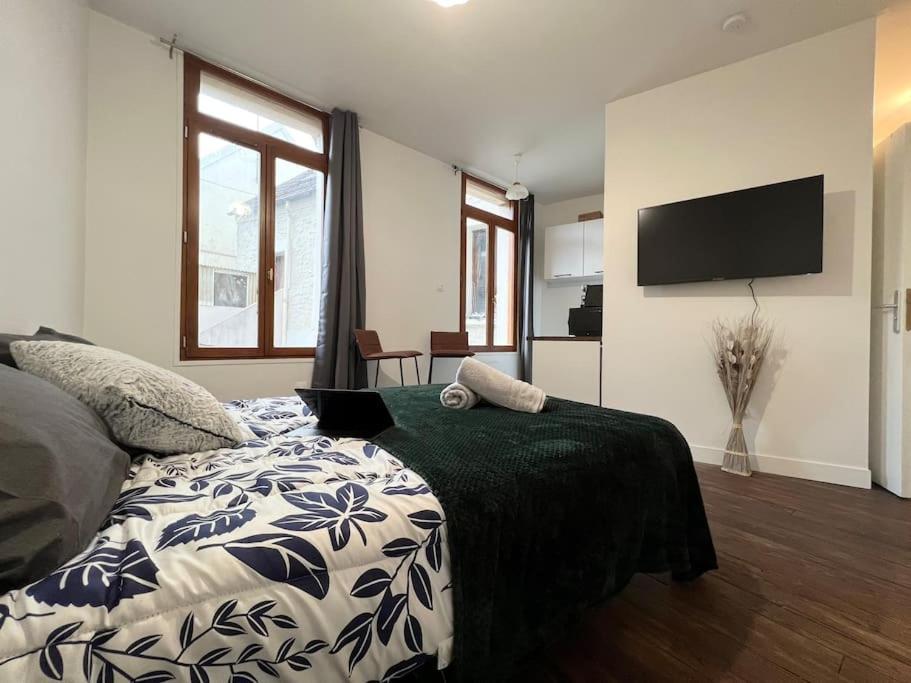 Le Petit Nid A 2 Min Gare / Centre Meulan Apartment Bagian luar foto